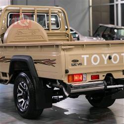 تويوتا لاند كروزر 70